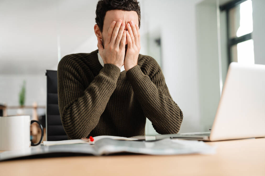 Professor Apologizes After Rescheduling Office Hours No One Planned to Attend to Begin With